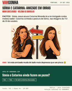 Cartoon de Sónia Jesus e Catarina Miranda de costas voltadas junto de uma placa com setas opostas, metáfora satírica da discussão. Cena inventada.